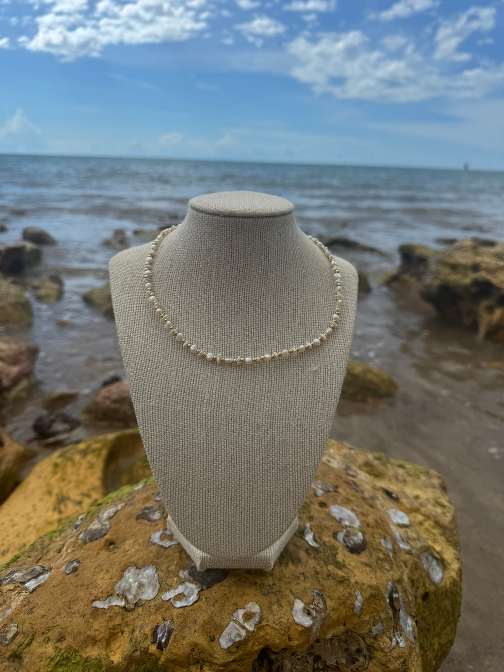 Dainty pearl choker
