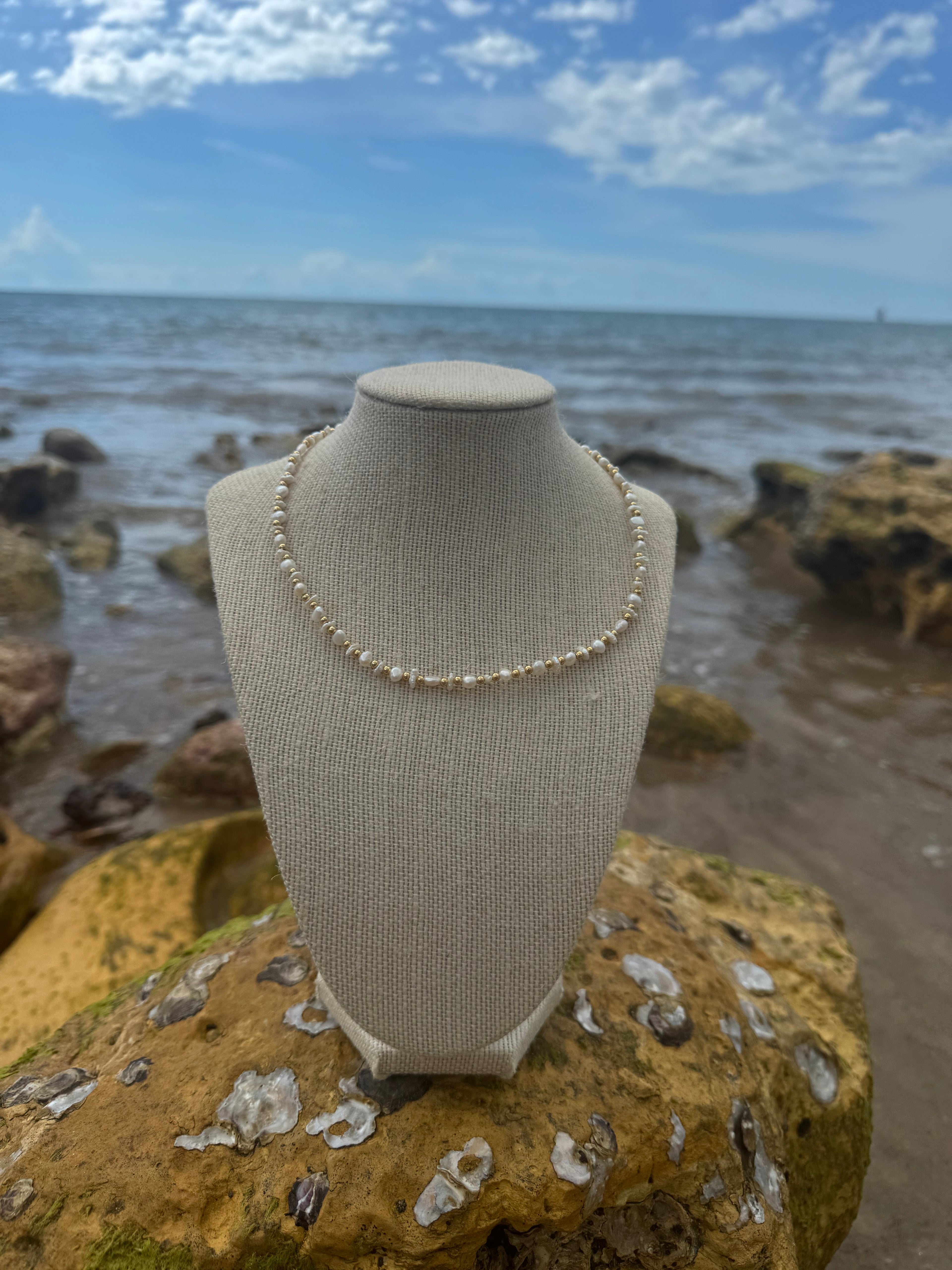 Dainty pearl choker