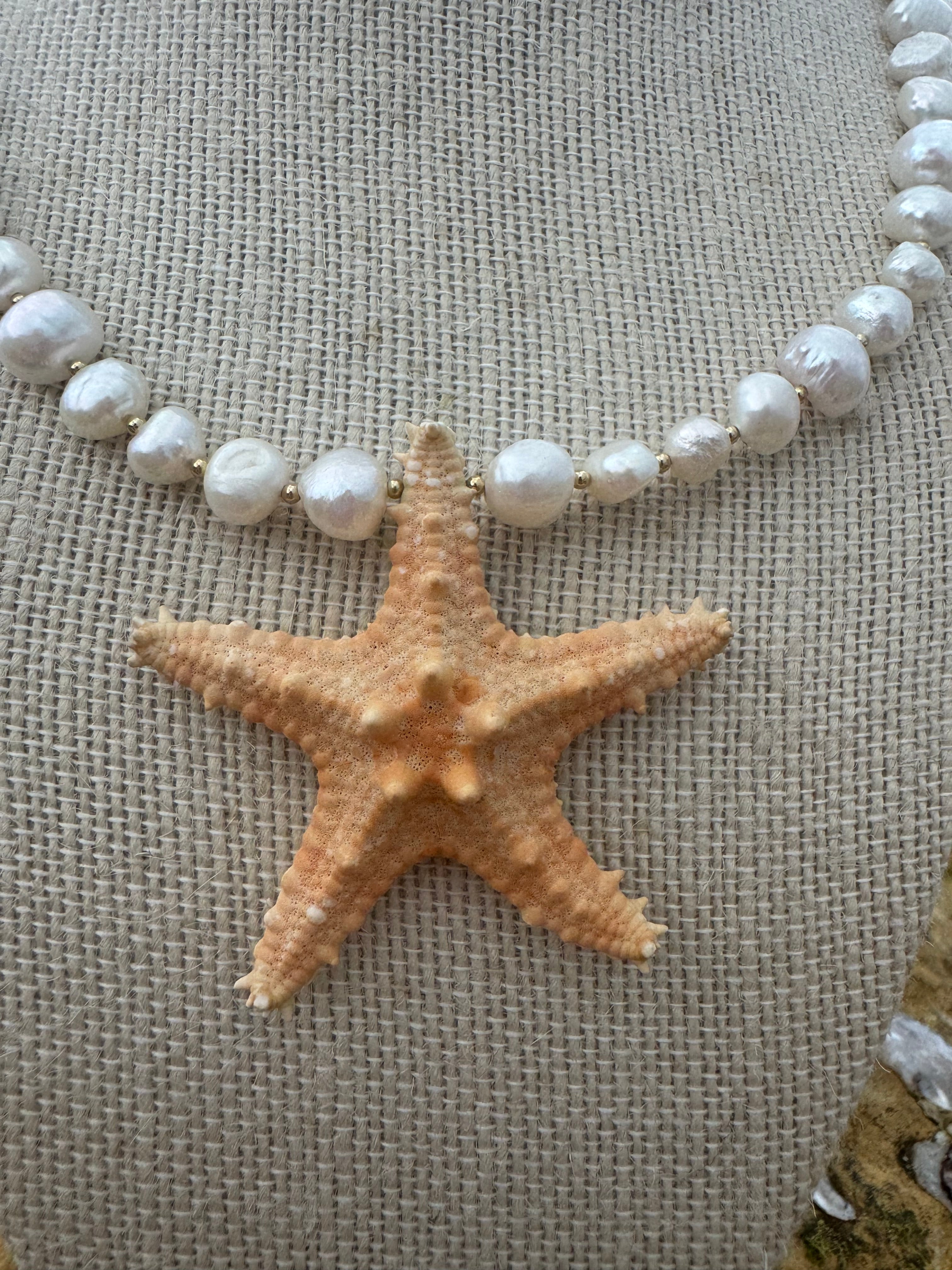 Starfish pearl choker