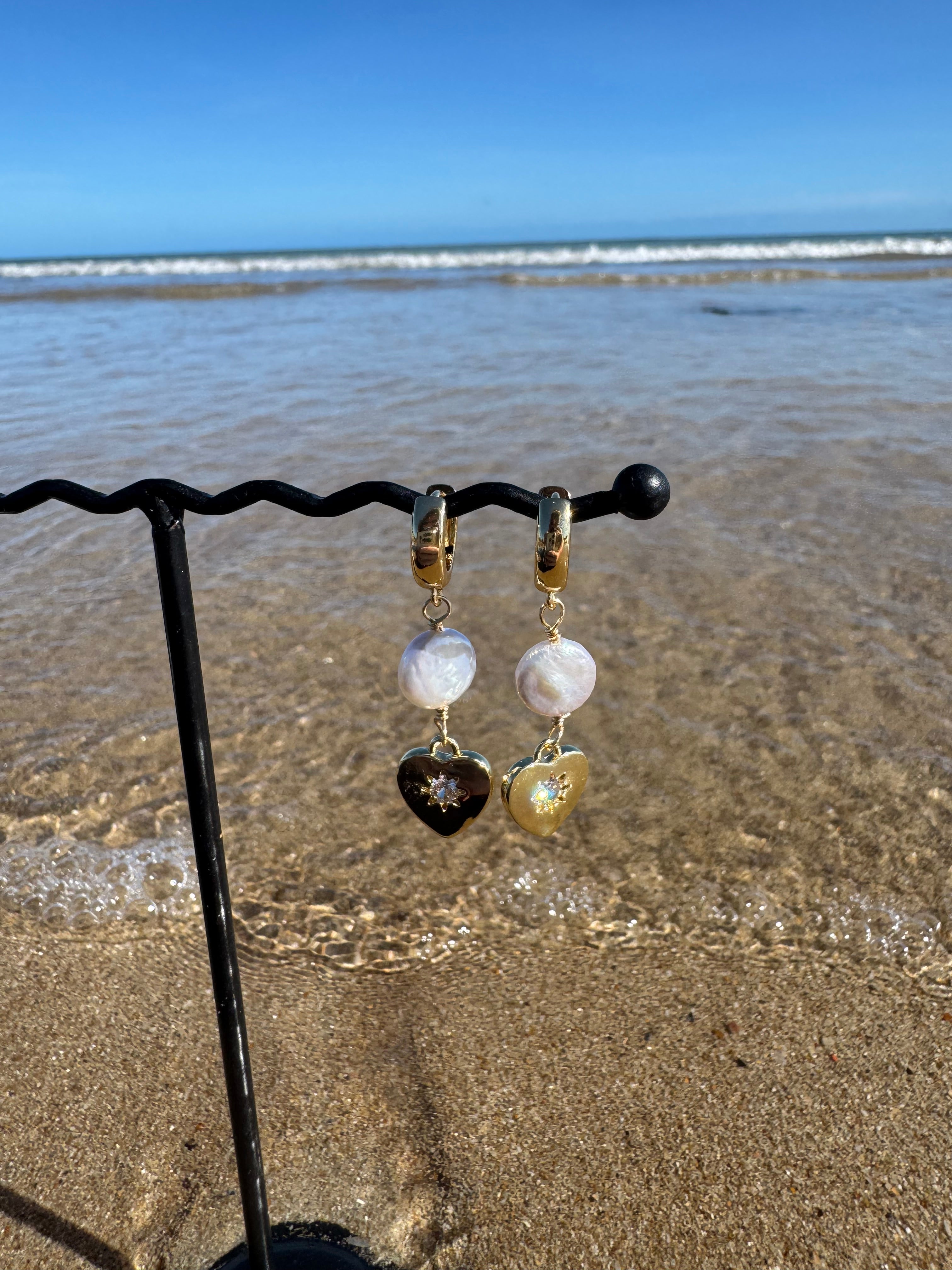 Gold pearl heart earrings (Copy)