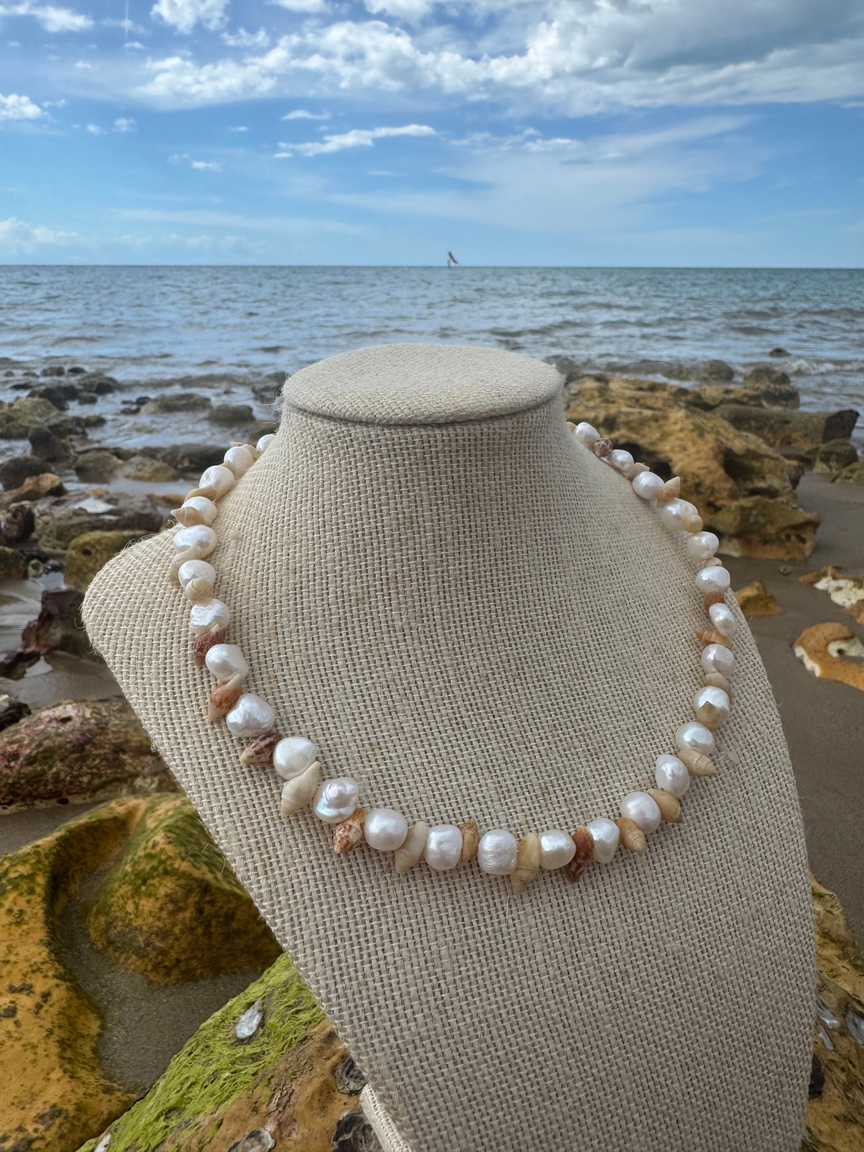 Pearl and mini shell choker