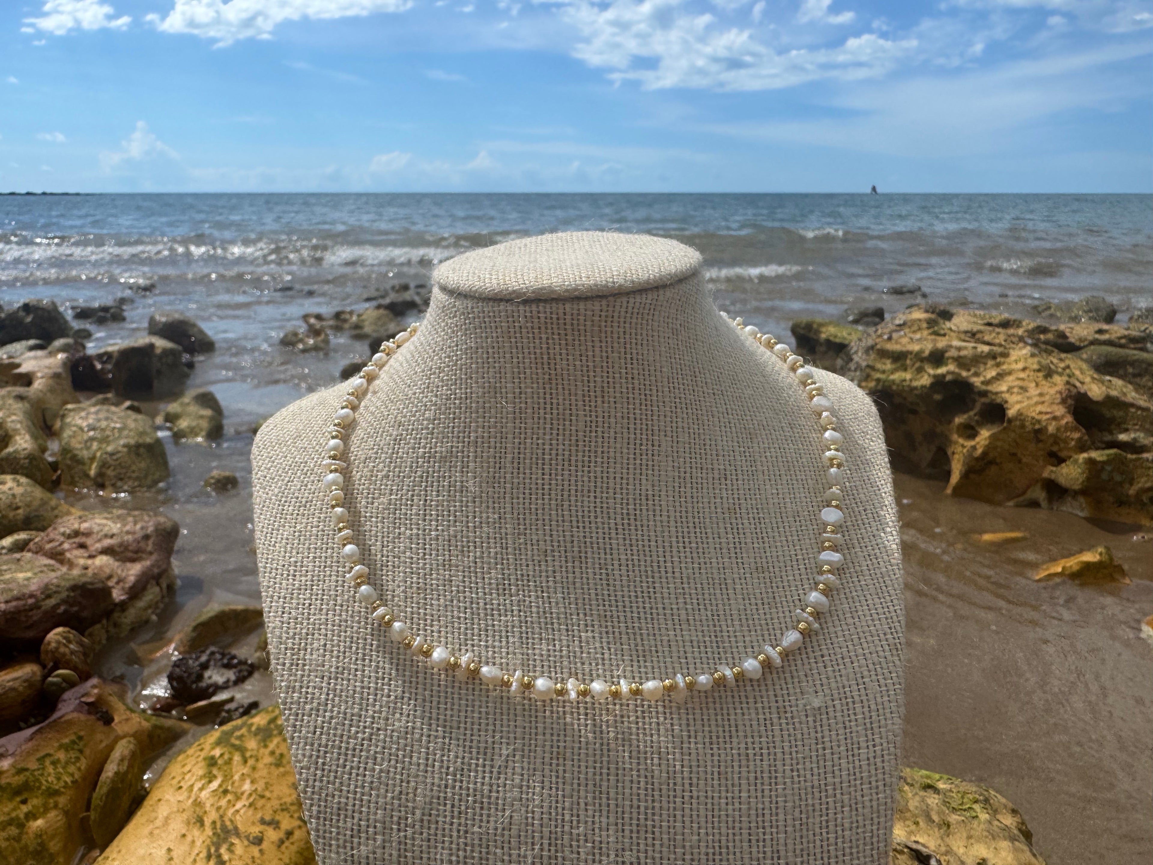 Dainty pearl choker