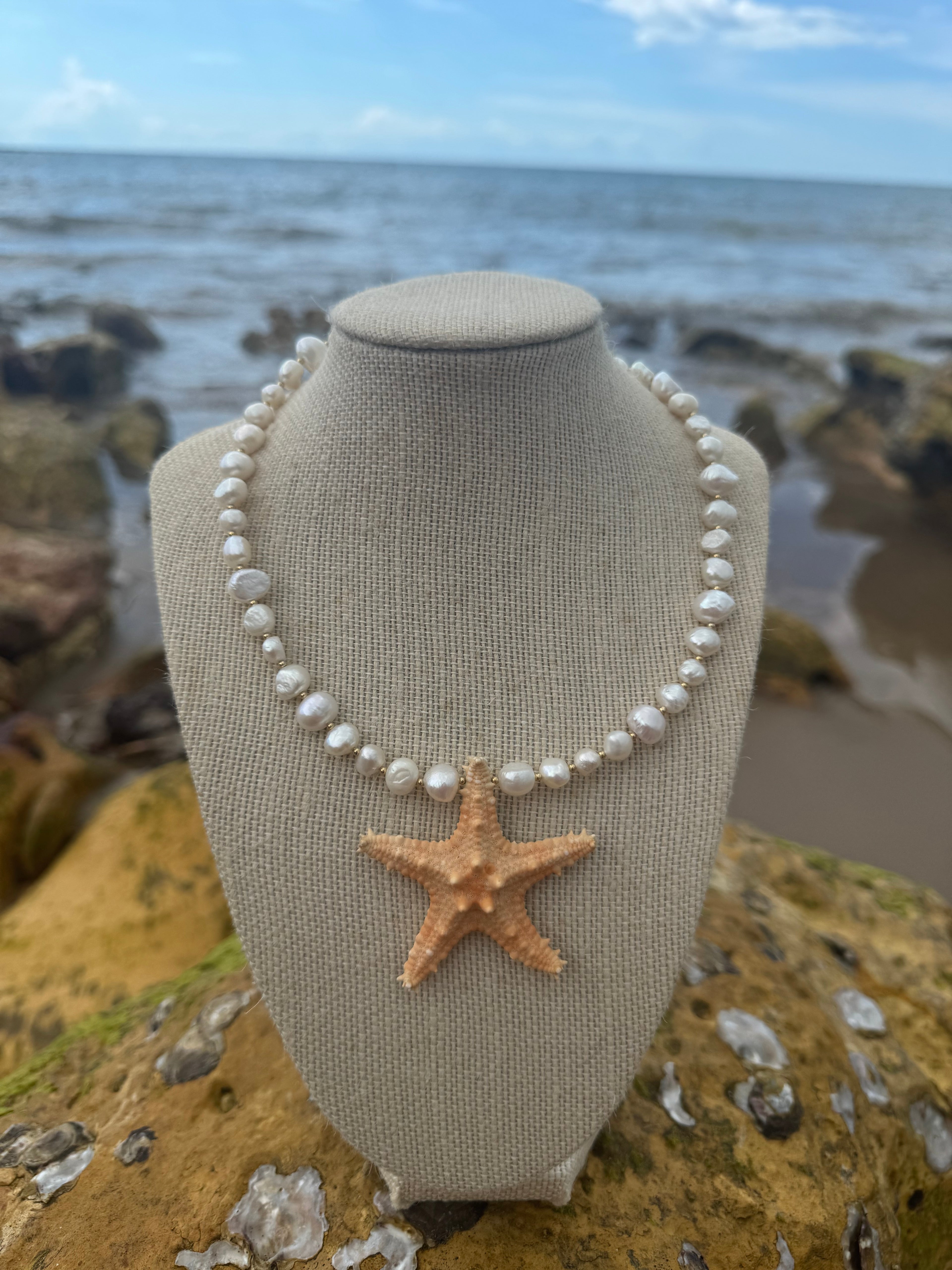Starfish pearl choker