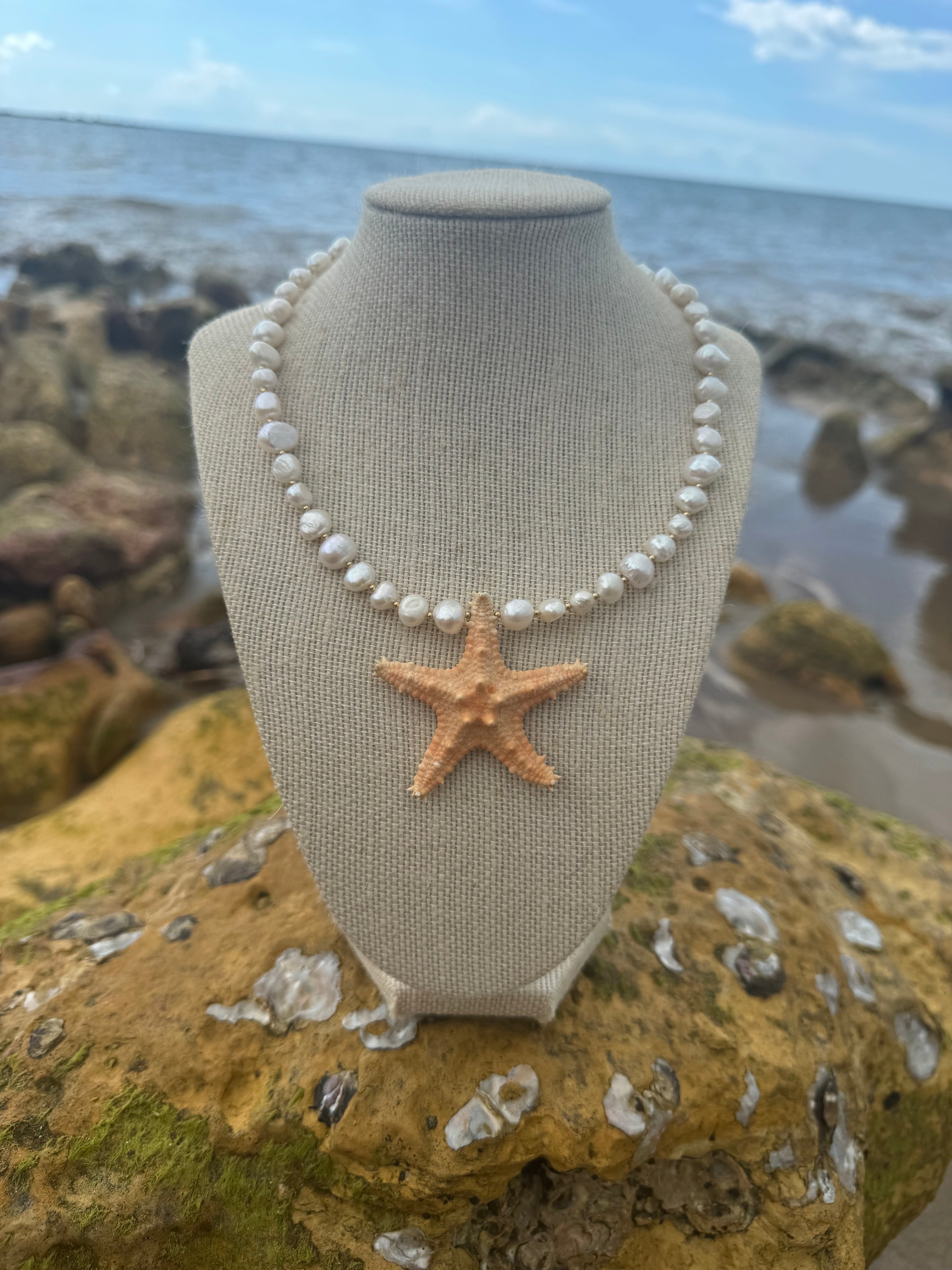 Starfish pearl choker