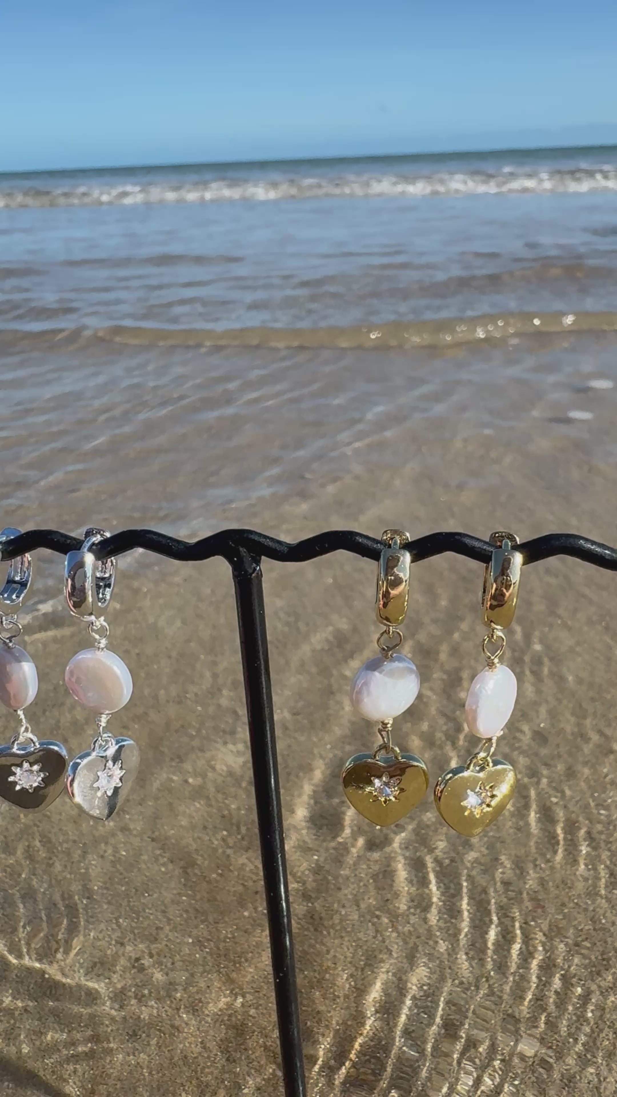 Gold pearl heart earrings (Copy)